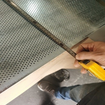 0.2mm - 1mmは装飾のための穴があいた金属の網の版に電流を通した