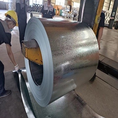0.12 - 6.0mm のプレコートされた鋼鉄コイル色の上塗を施してある鋼鉄コイル シートの版のストリップ ロール