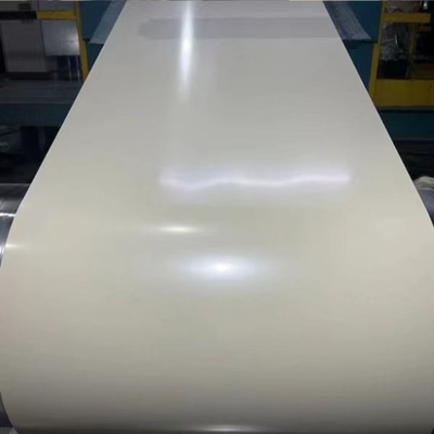 幅 600-1250mm 亜鉛コーティング 40-275g プリペイント ガルバリューム 鋼コイル 建設用材料