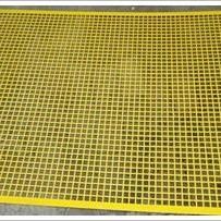 装飾PPGIの薄板金の角目の穿孔器の黄色