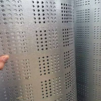 0.12mmのGalvalumeの鋼鉄穴があいたシートG300はスパンコールを最小にした