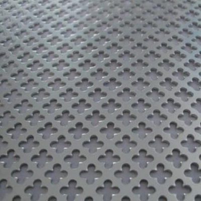 5052 H25アルミニウム穴があいた薄板金の円形の穴は1220mmの幅を形づける