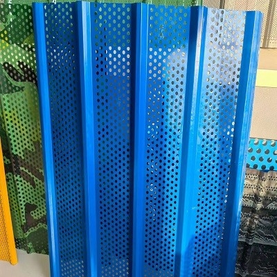 装飾のための PE/PVDF のコーティングの穴があいたアルミニウム シート